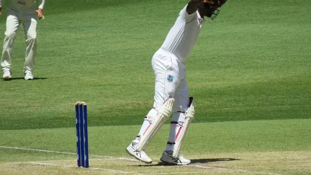 Holder Takes 4 Wickets As West Indies Easily Crush England