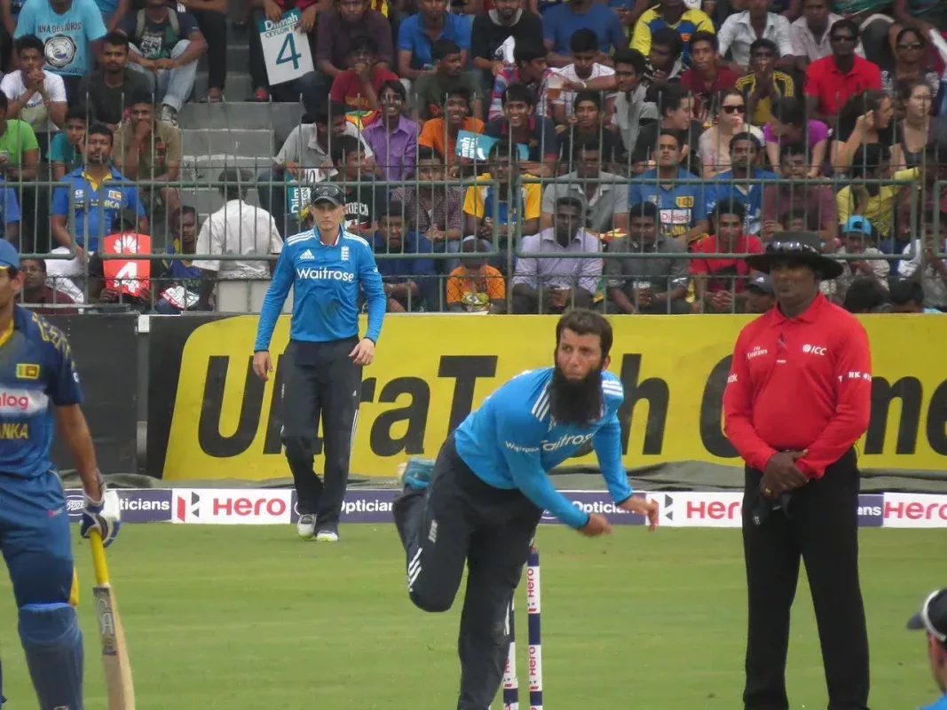 Moeen Ali bowling against Sri Lanka on their tour of Sri Lanka