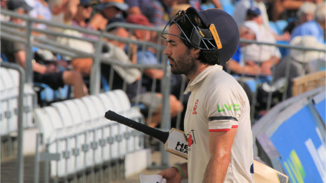 Snater 6 Wickets Sees Essex Needing Small Target