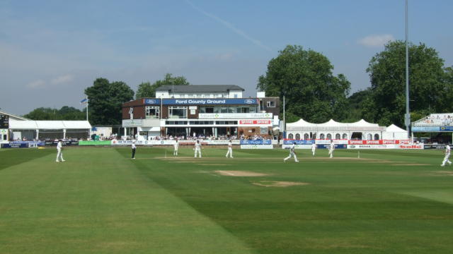 Cook & Browne 220 Partnership Leads Essex Assault On Kent Bowlers