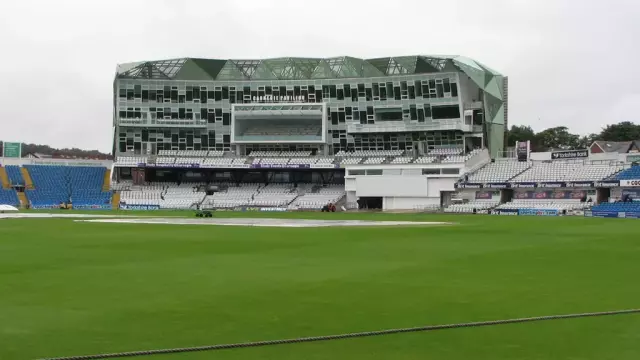 Mullaney Masterclass Sees Nottinghamshire Into Massive Lead