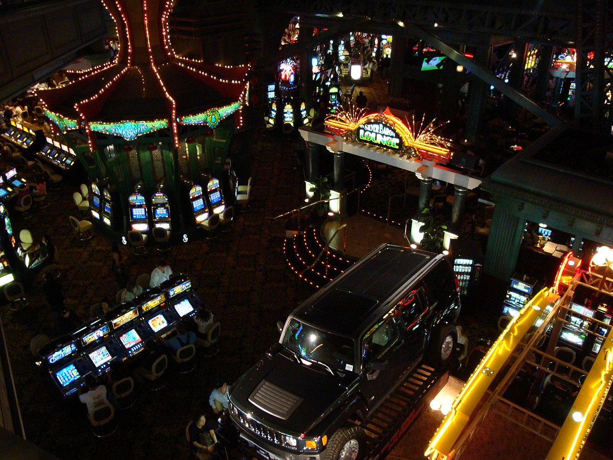 DSC27845,_Silver_Legacy_Casino_Hotel,_Reno,_Nevada,_USA