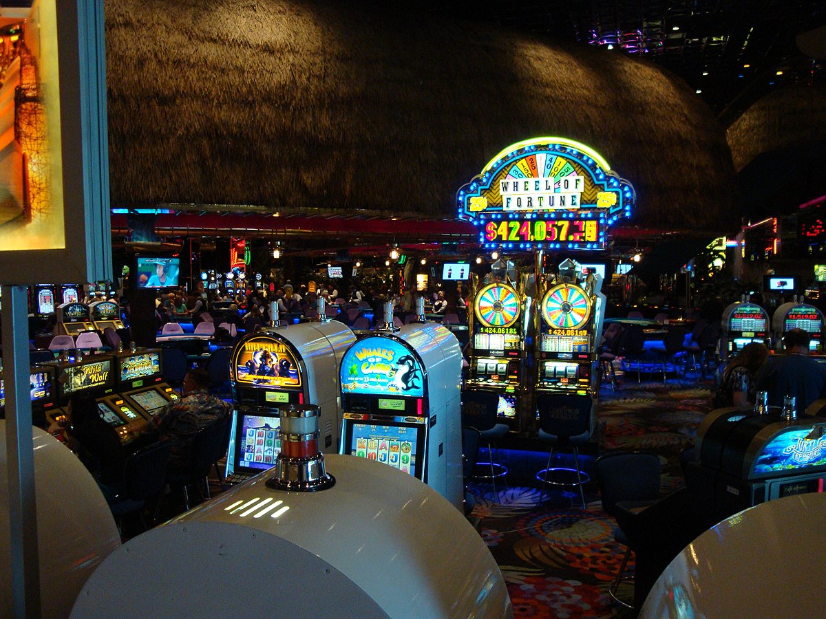 DSC29077,_Atlantis_Casino_Hotel,_Reno,_Nevada,_USA_(4461778744)