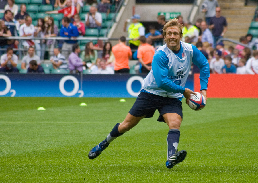 The Greatest Fly Half – Dan Carter or Jonny Wilkinson