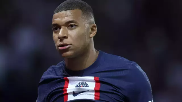 PSG Qualify With Offensive Struggles Exposed in Champions League Clash against Dortmund