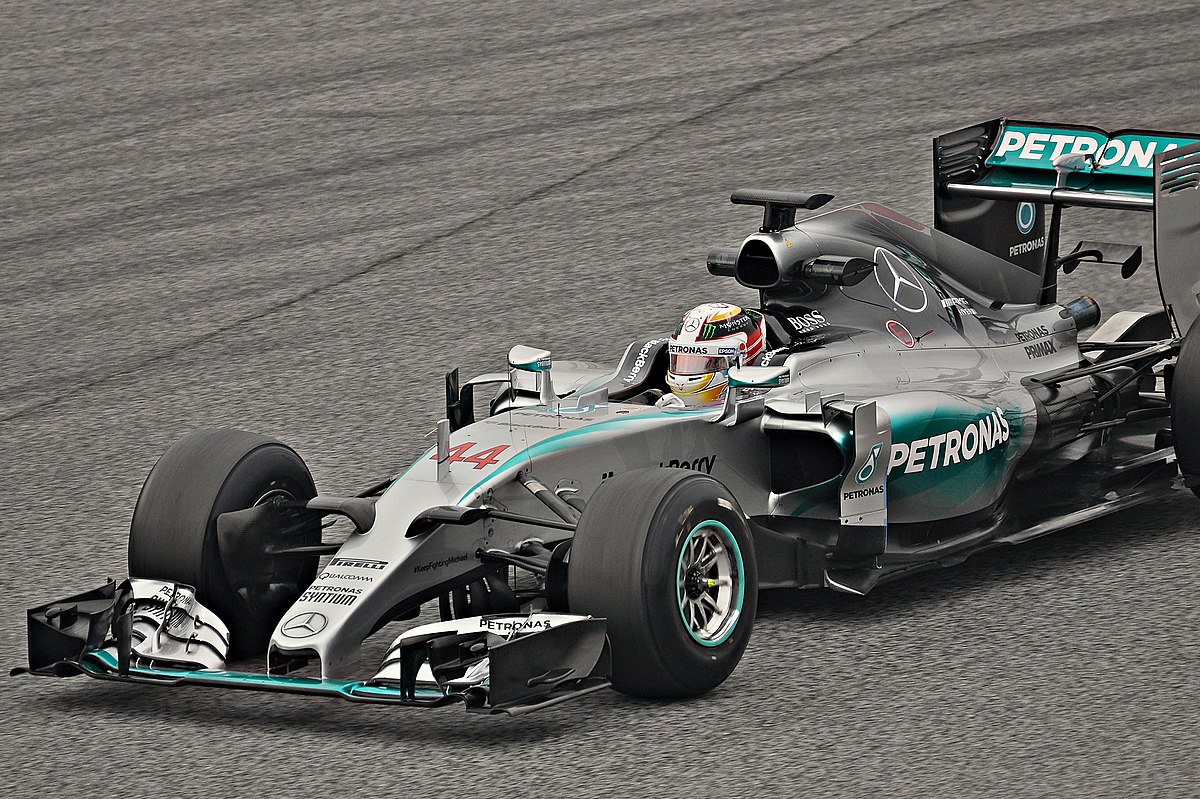 Lewis Hamilton Mercedes 2015 (2)