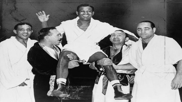This tribute to Sugar Ray Robinson delves into his origins, his remarkable achievements, and his legacy within the realm of boxing.
