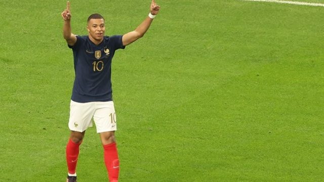 Kylian Mbappe tells PSG he will leave at the end of the season