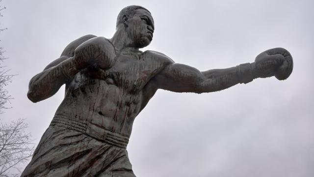 Larry Holmes: Boxing’s Ultimate Assassin of the Ring
