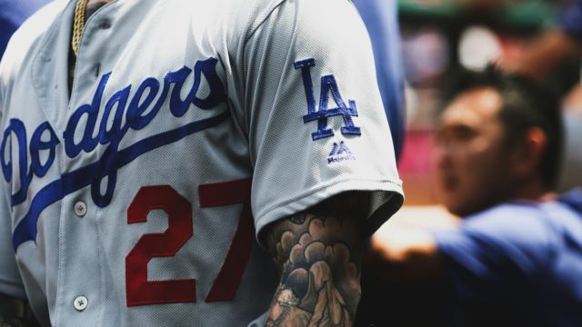 Dodgers Steal the Spotlight as Gold Glove Glory Eludes Yankees