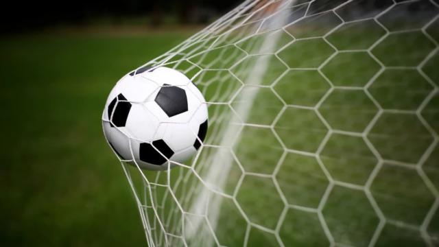 Italian Clubs Face Mixed Fortunes in Champions League Knockout Stage First Legs