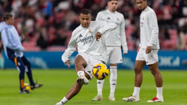 Kylian Mbappé Lights Up the Pitch with a Stunning Hat-Trick