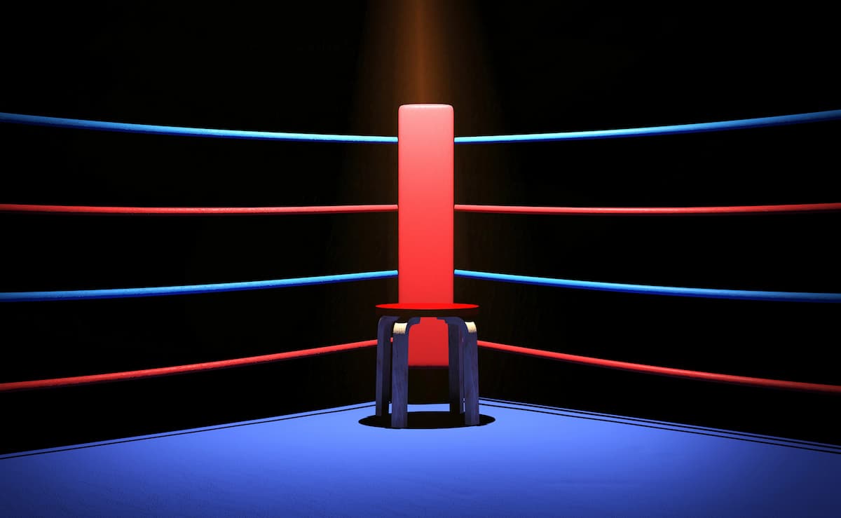 José Nápoles mid-fight during a championship boxing match