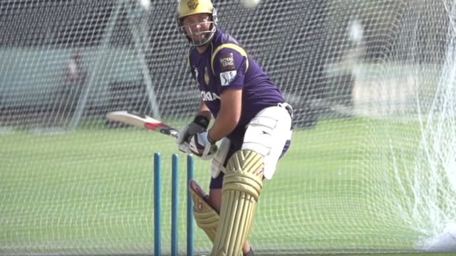 Jacques Kallis celebrating a milestone while batting for South Africa in an international cricket match