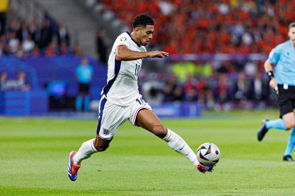 England manager's salary: Staff costs and support budget