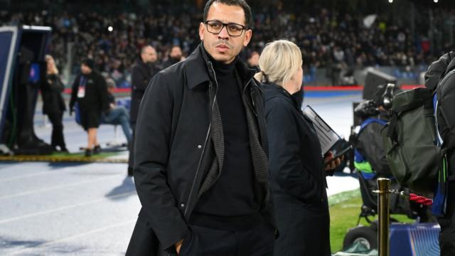 Rosenior In Trouble As Bizarre Mid-Pitch Huddle Backfires?