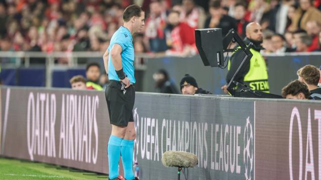 How Does VAR Work in Football? VAR Explained for Fans