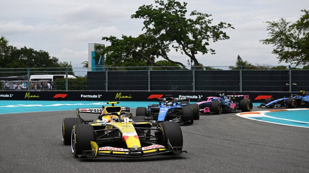 Best F1 Gifts for Fans: What to Buy for Formula 1 Lovers