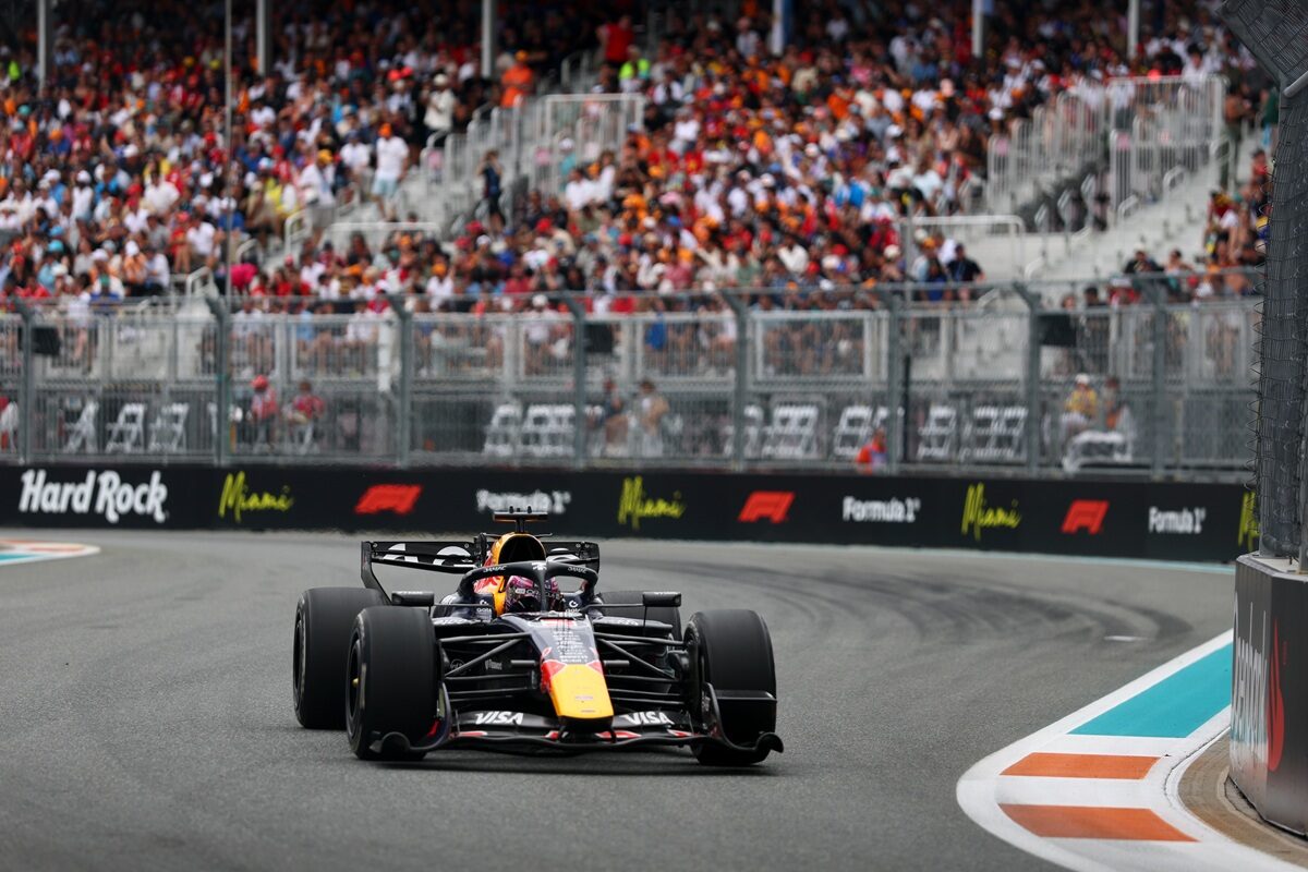 Red Bull Racing Formula 1 car on track during a qualifying-style session