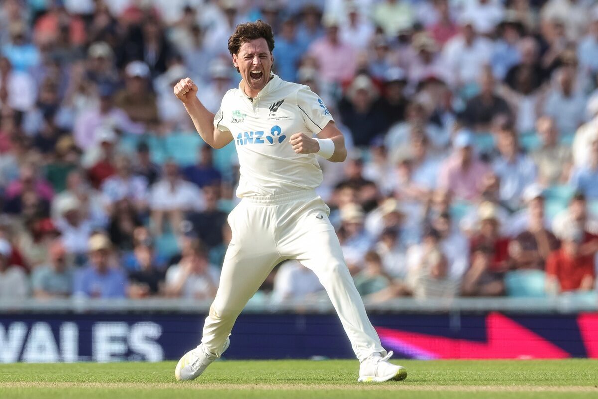 Matt Henry Inspires New Zealand to 253-Run Win Over England