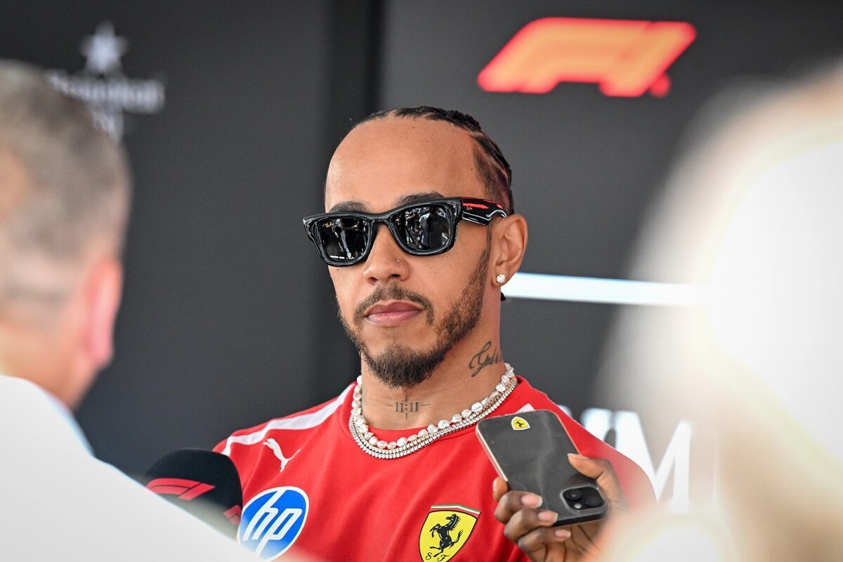 Hamilton Hit With 3-Place Grid Penalty After Impeding Piastri in Q3